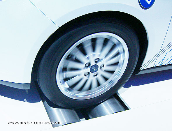 Ford Focus electric on rollers in Geneva