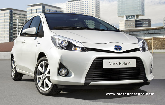 Toyota-Yaris-hybrid