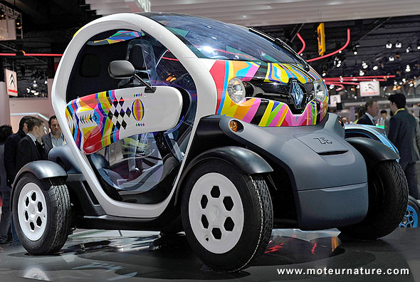 a renault twizy with another name the electric nissan new mobility concept